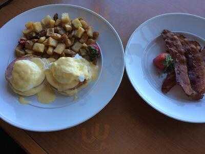 750 Restaurant & Bar