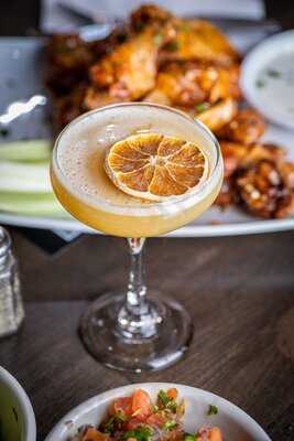 Logan 11 Bar & Kitchen