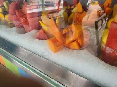 El Valle Fruiteria & Restaurant