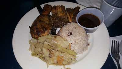 Savannah Island Bar & Grill