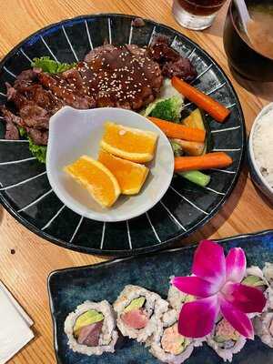 Akira Japanese Restaurant