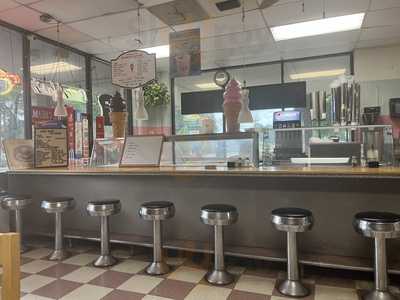 Aggie's Ice Cream & Grill