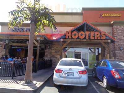 Hooters