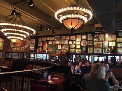 The Heartland Brewery And Rotisserie At The Empire State Building