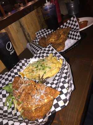 Nate's Wings And Waffles