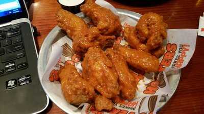 Hooters
