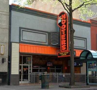Hooters
