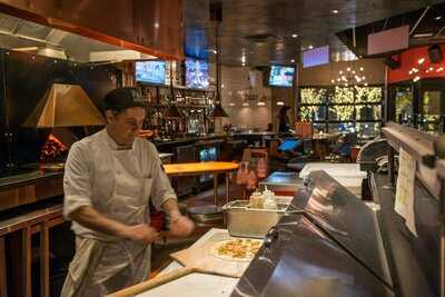 Max & Leo's Artisan Pizza