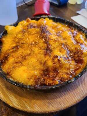 World Famous House Of Mac