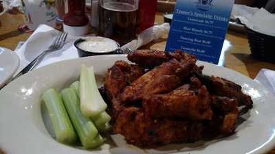 Tanners Bar & Grill