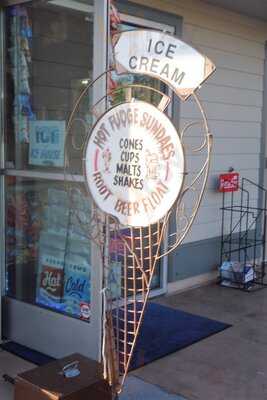 Galley H & M Landing