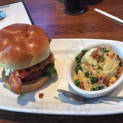 Carolina Ale House - Waverly