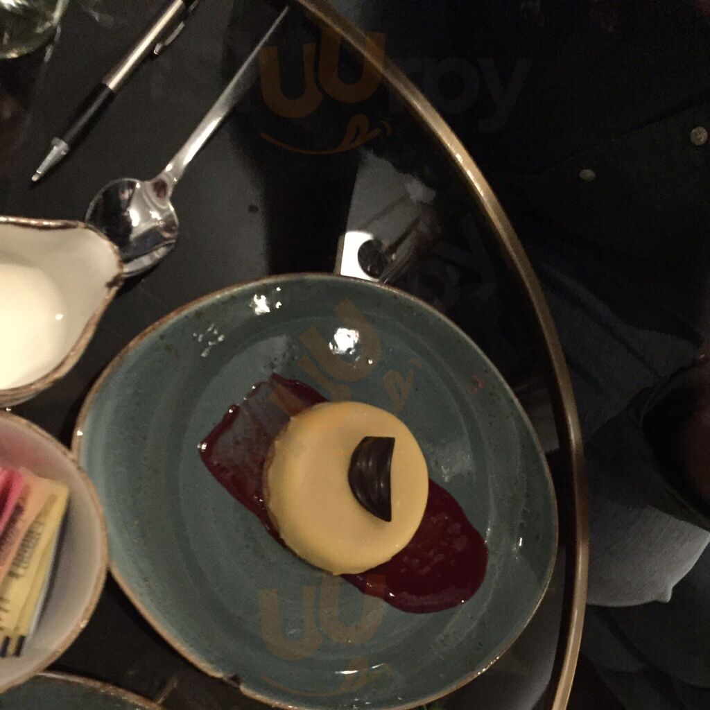 Quadrant Bar & Lounge