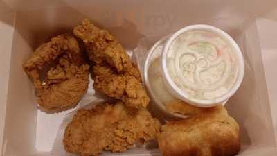 Lee's Famous Recipe Chicken