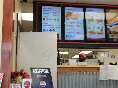 Lee's Famous Recipe Chicken