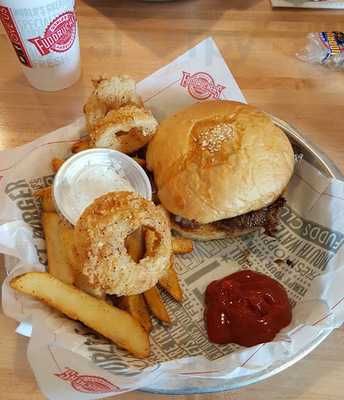 Fuddruckers