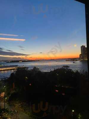 Harriet's Rooftop & Lounge