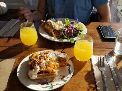 Heim Bakery And Cafe