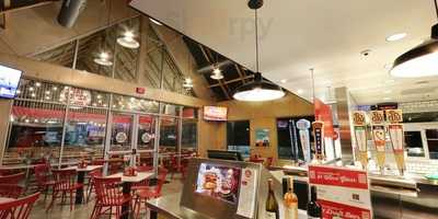 Hat Creek Burger Company