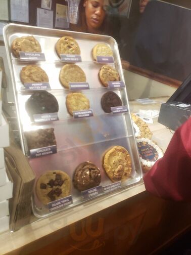 Insomnia Cookies