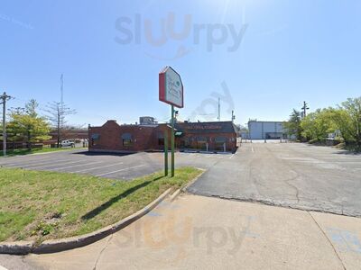 D B Gunnz Grill & Bar