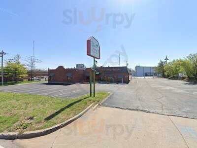 D B Gunnz Grill & Bar