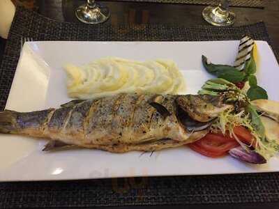 Tsob Tsobe Mediterranean Restaurant & Lounge