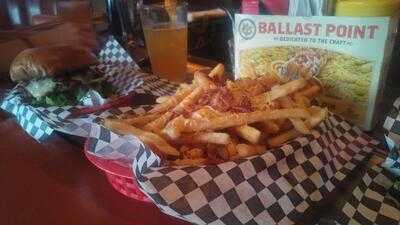 Nunu's Cocktail Lounge