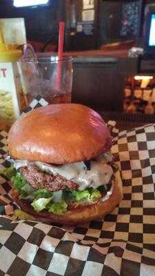 Nunu's Cocktail Lounge