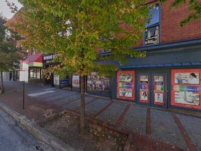 Howard Krispy Krunchy Chicken & Pizza