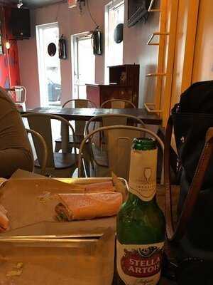 004 "the Sandwich Connec"