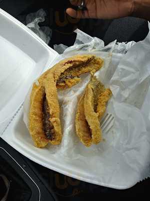 Momo's Fish, Chicken, And Subs