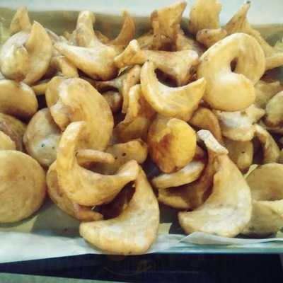 Hawx Burger Bar And Sports Lounge