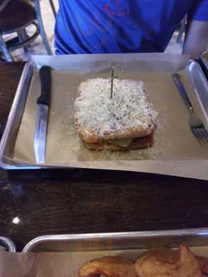 Hawx Burger Bar And Sports Lounge