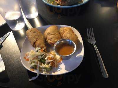 El Tazumal Restaurant And Pupuseria