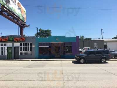 El Tazumal Restaurant And Pupuseria