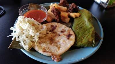 El Tazumal Restaurant And Pupuseria