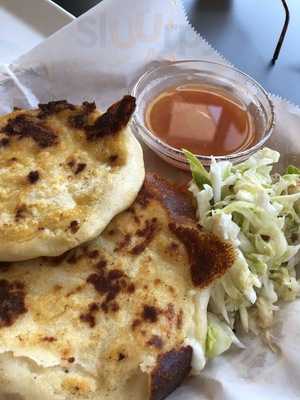 El Tazumal Restaurant And Pupuseria