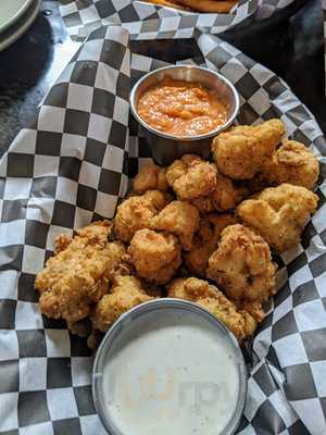 Franks Bar And Grill