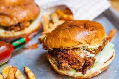 Do-rite Donuts & Chicken Wrigleyville