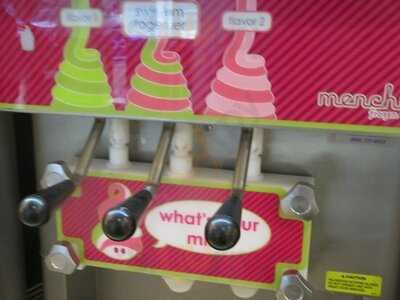 Menchies Frozen Yogurt
