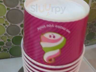 Menchies Frozen Yogurt
