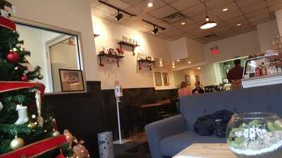 Maison Parisienne - French Cafe