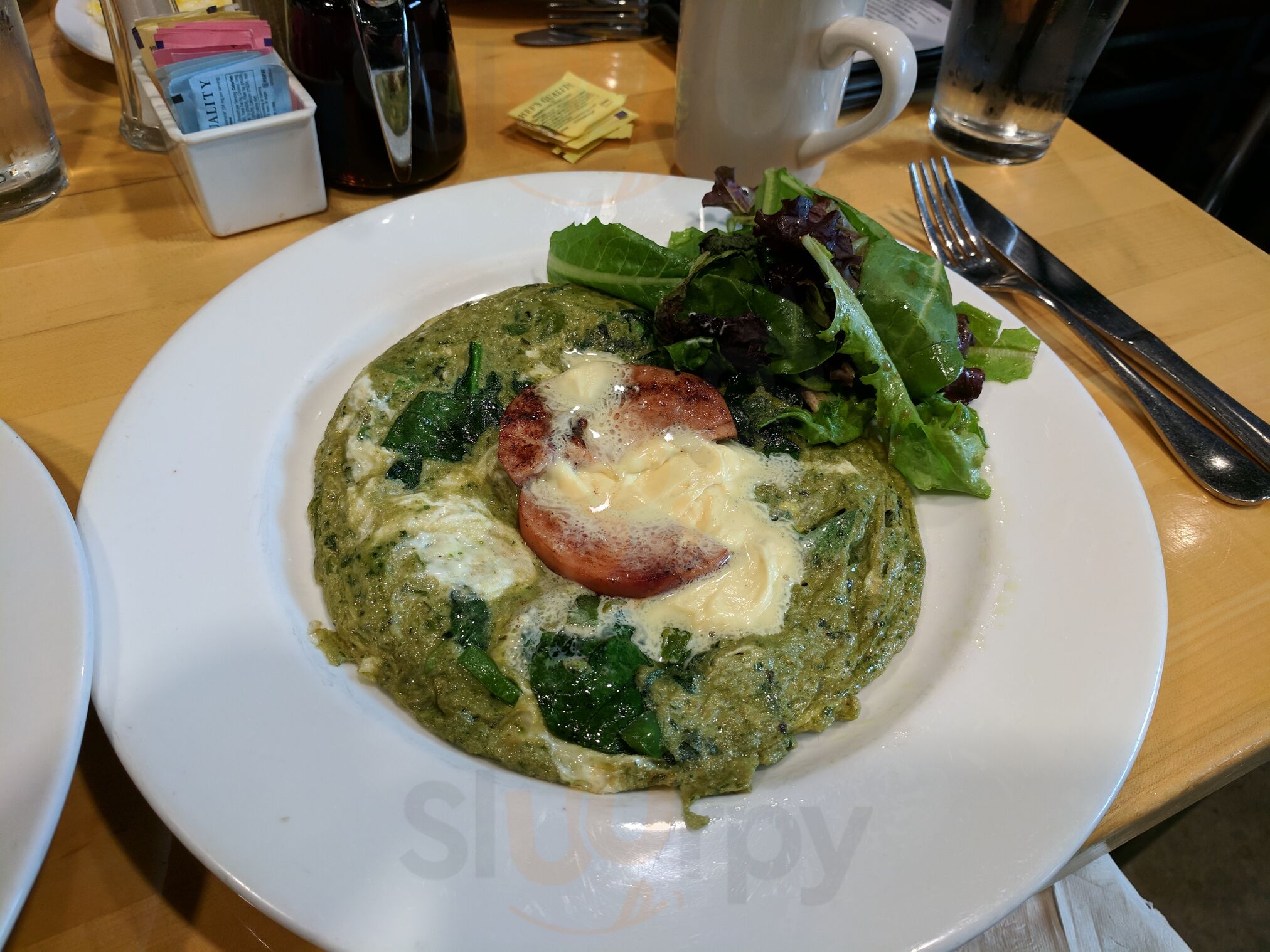 Creme Restaurant & Bar