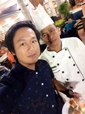 Yatch Club Restaurant & Bar