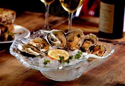 Yatch Club Restaurant & Bar