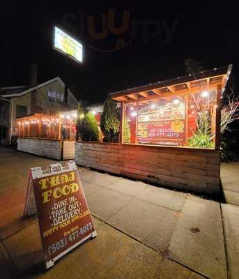 Full Moon Thai Restaurant