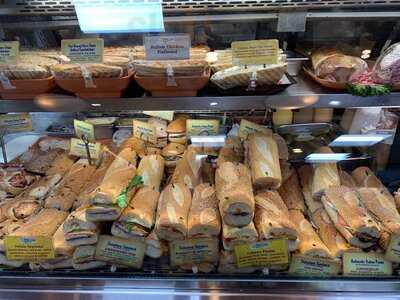 810 Deli Incorporated