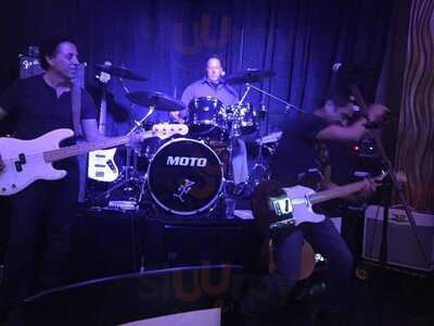 Tommy Rocker’s Mojave Beach Bar & Grill