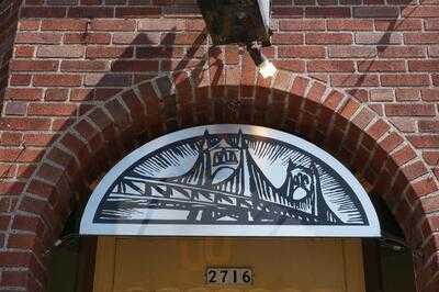 Bridges Cafe & Catering